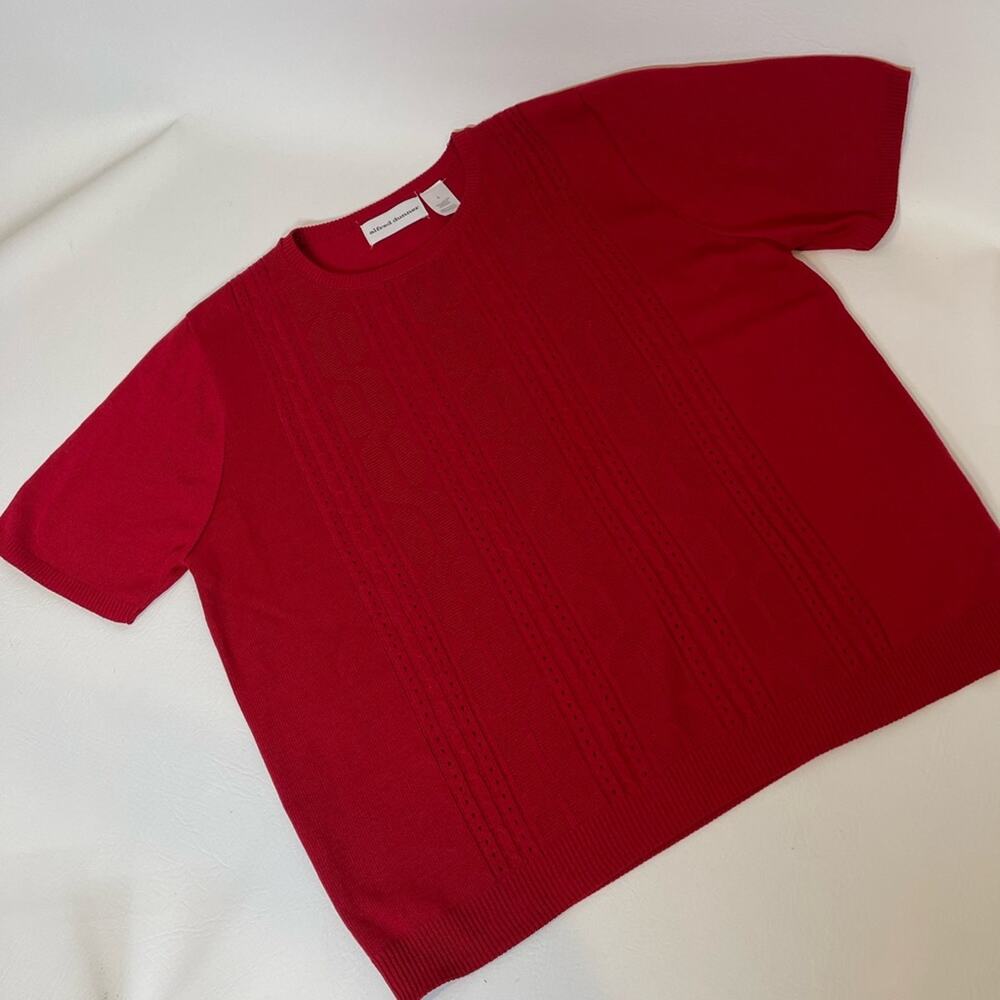 Alfred Dunner, Red, Short Sleeve, Size L, Sweater. Banded bottom. 100% Acrylic.